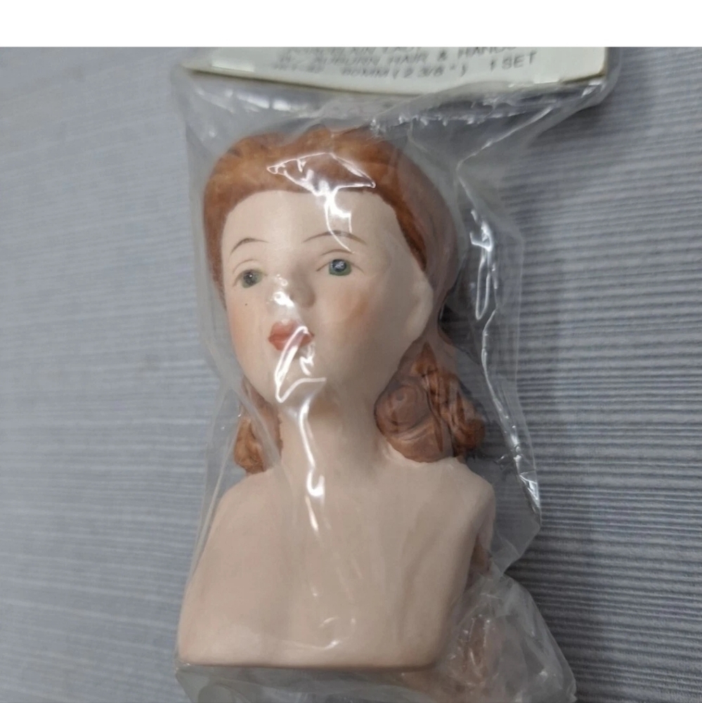 VTG Mangelsen's Porcelain Lady Auburn Hair Head & Hands 161-42 2 3/8" CRAFTS
